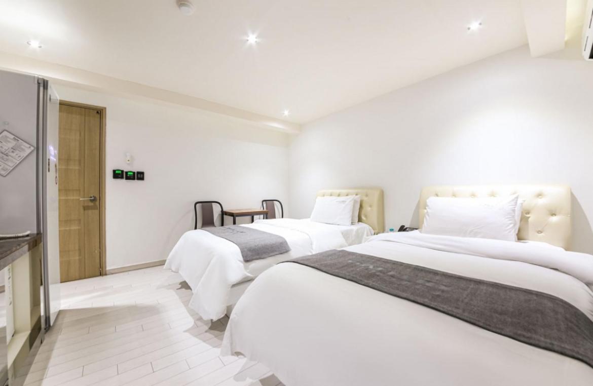 Gallery Hotel Gwangju Metropolitan City Exterior photo