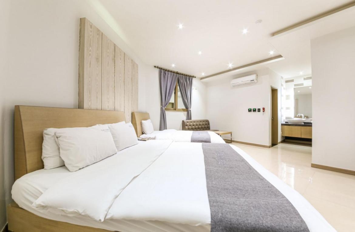 Gallery Hotel Gwangju Metropolitan City Exterior photo