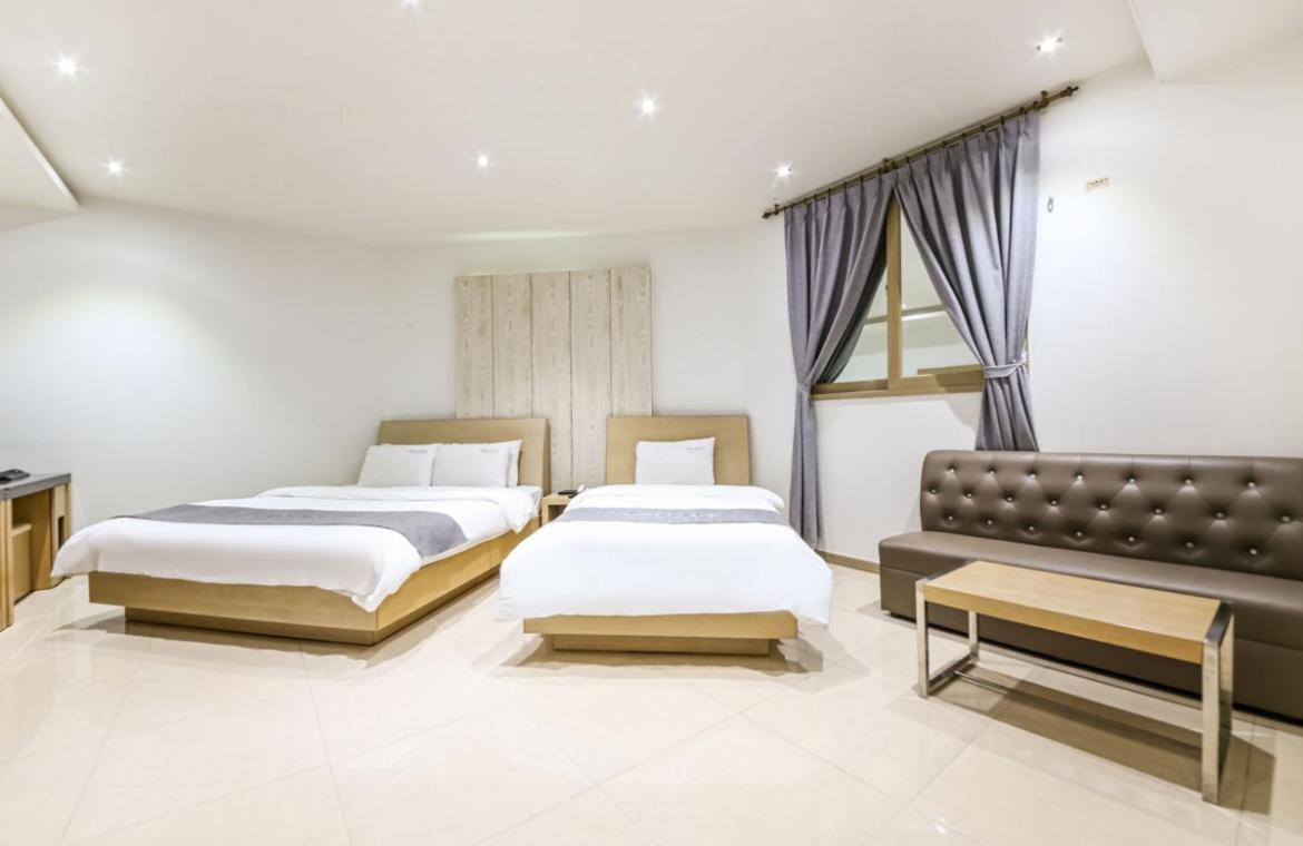 Gallery Hotel Gwangju Metropolitan City Exterior photo