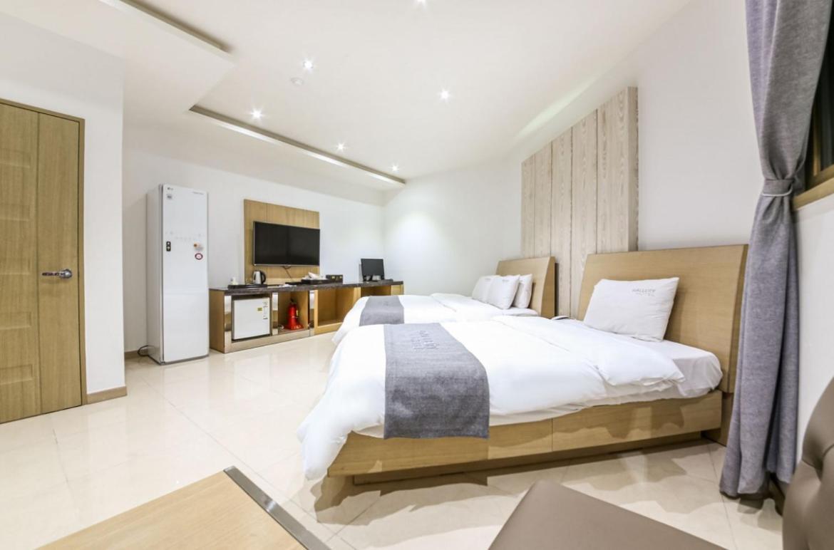 Gallery Hotel Gwangju Metropolitan City Exterior photo