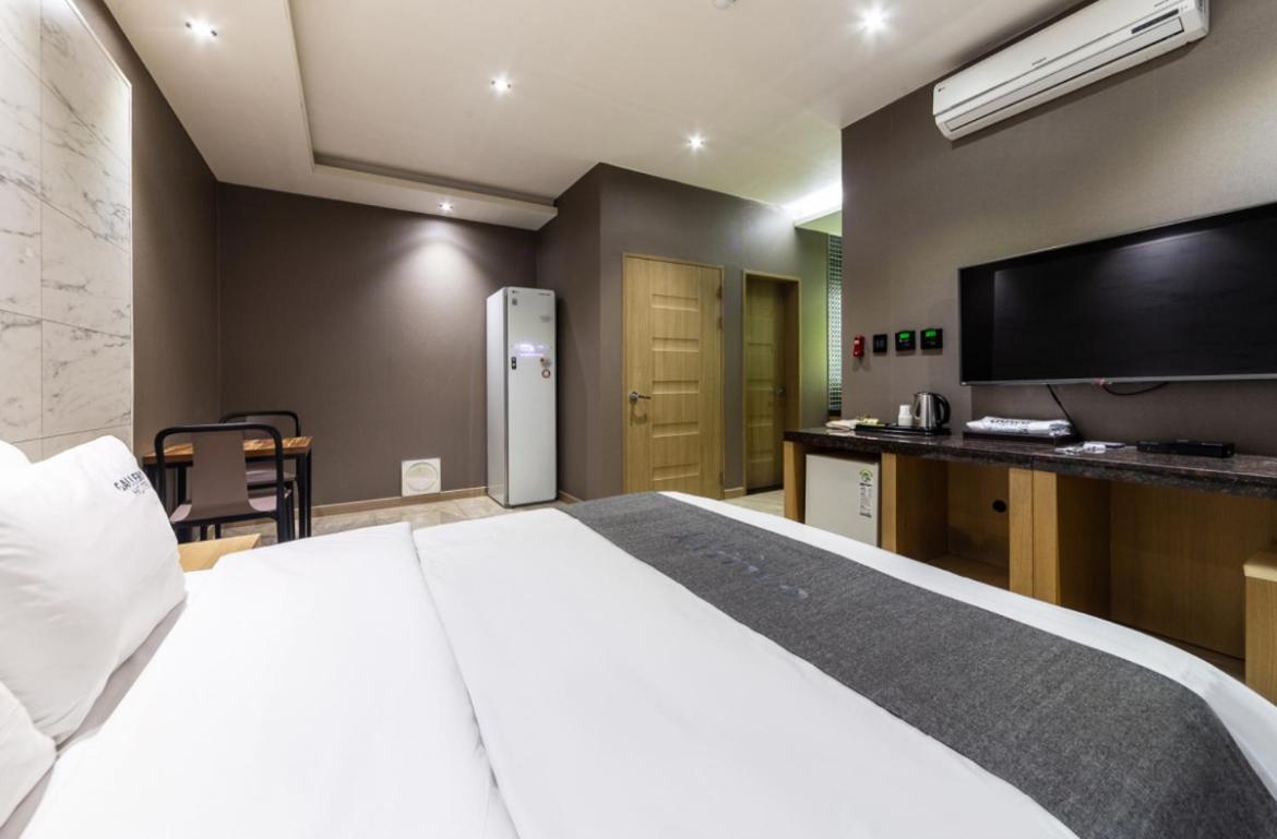 Gallery Hotel Gwangju Metropolitan City Exterior photo