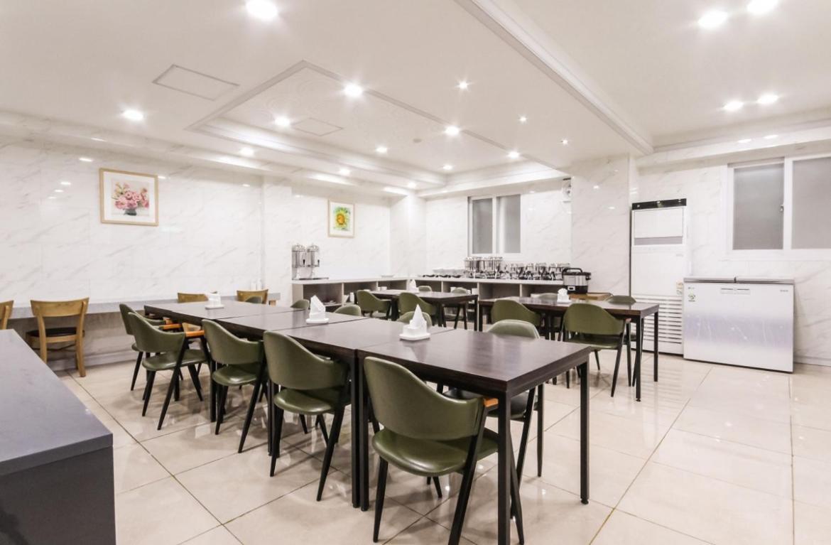 Gallery Hotel Gwangju Metropolitan City Exterior photo